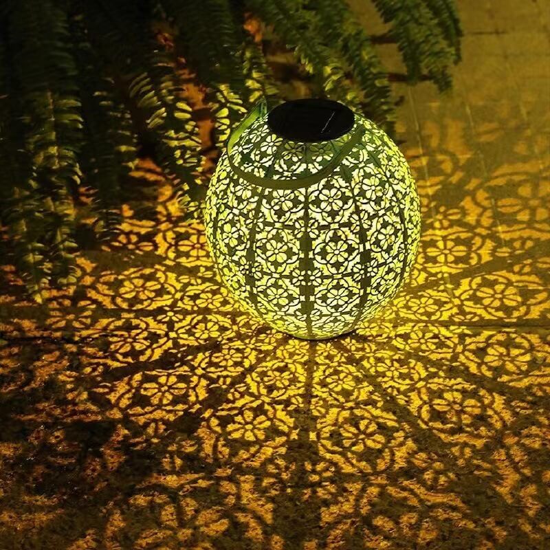 مصباح حديقة LED مقاوم للماء بتصميم فانوس مجوف إبداعي من تيفاني سولار 