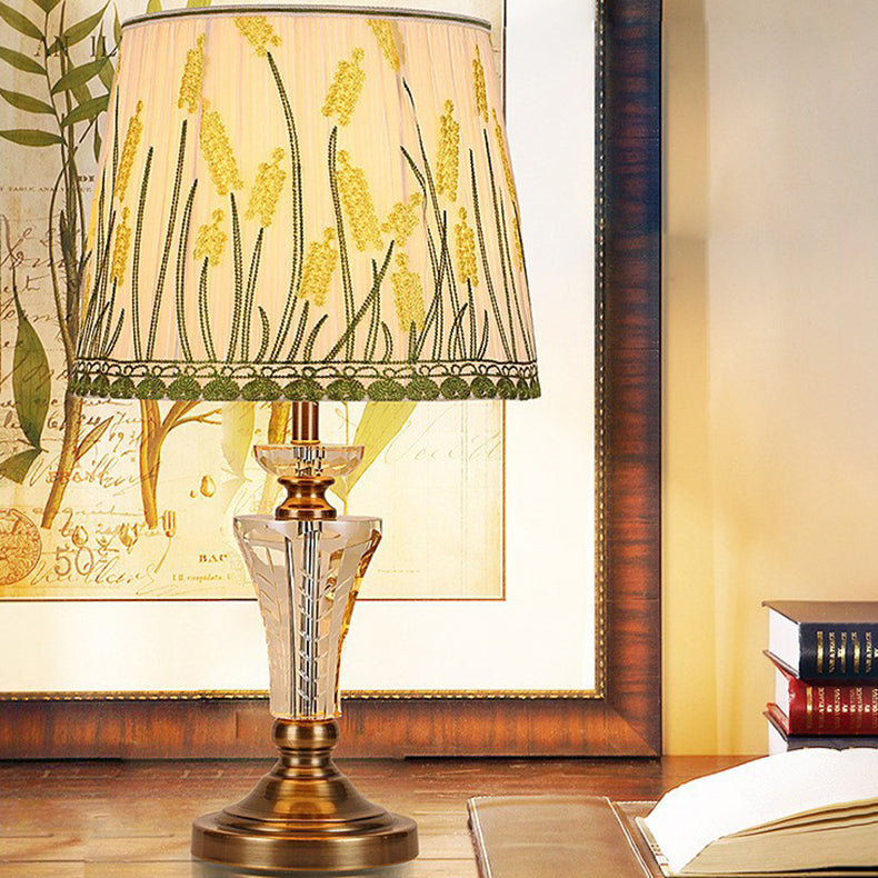 Traditionelle europäische Zylinder-Hardware-Kristallgewebe-1-Licht-Tischlampe für Schlafzimmer 