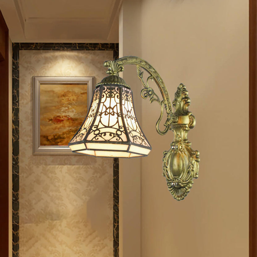 Traditionelle Tiffany Flower Cup Eisen Buntglas 1-Licht Wandleuchte Lampe für Wohnzimmer 
