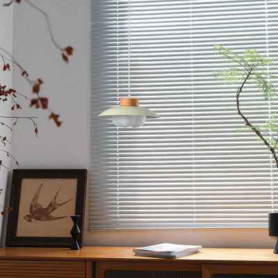 Lámpara colgante de 1 luz de estilo moderno minimalista con bola redonda de madera PE hierro para dormitorio 