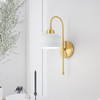Lampe murale contemporaine de luxe en laiton antique avec cylindre en céramique nervurée à 1 lumière pour salon 