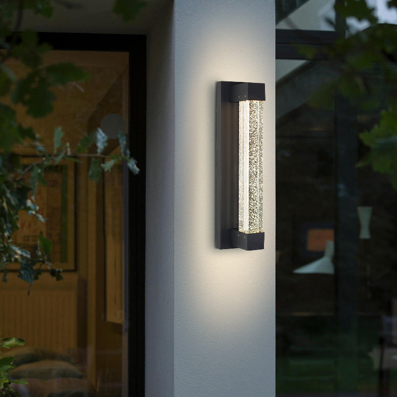 مصباح حائط LED خارجي مستطيل مقاوم للماء من الألمنيوم والحديد والزجاج بتصميم حديث وبسيط للحديقة 