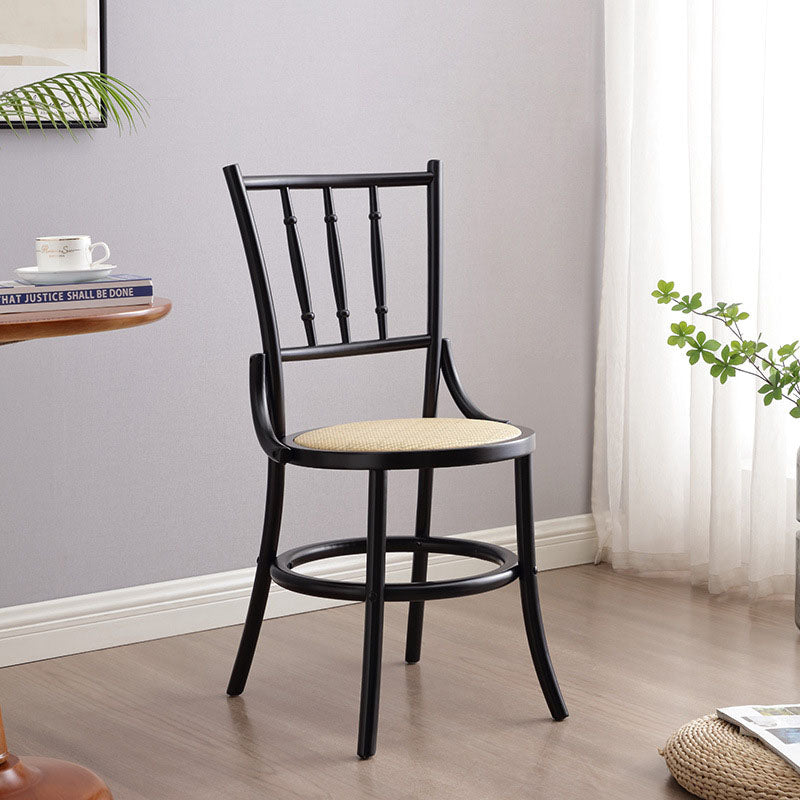Traditionelle runde Vintage-Esszimmerstuhl-Rückenlehne aus zylindrischem Lindenholz mit Rattan-Optik für das Wohnzimmer 