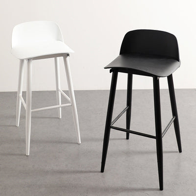 Moderner minimalistischer rechteckiger Barhocker aus Kohlenstoffstahl mit Kunststofflehne für das Esszimmer 