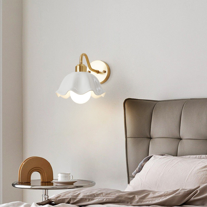 Moderne minimalistische Creme Flower Pod alle Kupfer Glas 1-Licht Wandleuchte Lampe für Schlafzimmer 