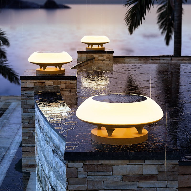 Simplicité moderne solaire étanche en acier inoxydable PE rond vaisseau spatial LED éclairage paysager lumière extérieure pour Patio extérieur 