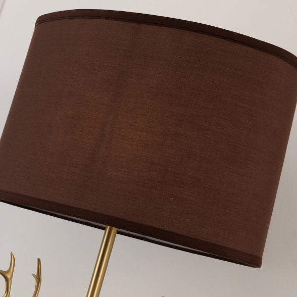 Lámpara de Mesa de 1 Luz con Pantalla de Tela Retro Contemporánea y Cilindro de Latón con Ciervo para Mesita de Noche 