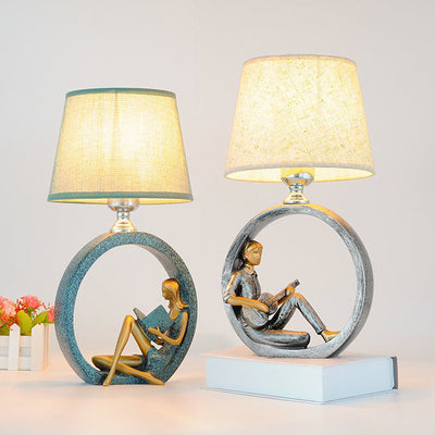 Zeitgenössische kreative runde Mädchen Jungen Harz Stoff 1-Licht Tischlampe für Wohnzimmer 