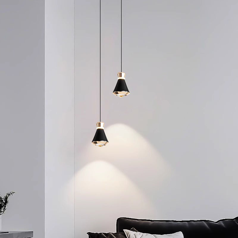 Zeitgenössische nordische konische Aluminium-Acryl-LED-Pendelleuchte für Wohnzimmer 