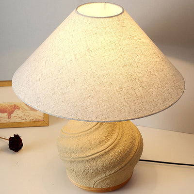 Traditionelle japanische kegelförmige Tischlampe mit Stoffschirm und Betonvase, Sockel 1-flammig fürs Arbeitszimmer 