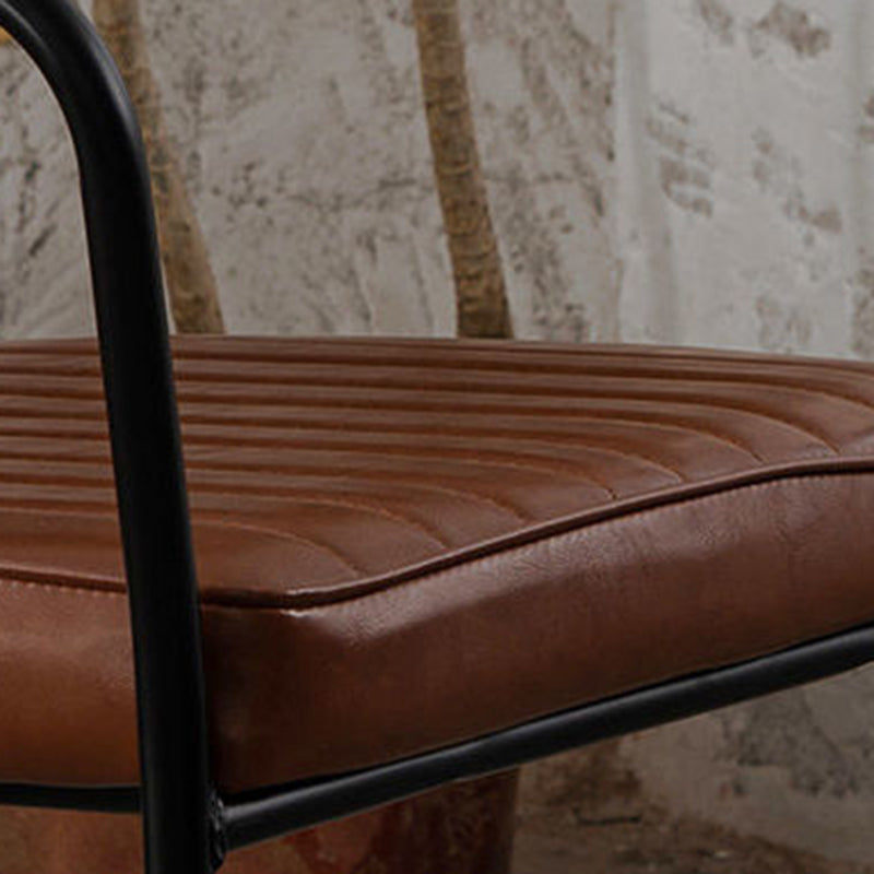 Chaise de salle à manger contemporaine en cuir industriel métal éponge bois carré à rayures verticales dossier accoudoir pour salle à manger 