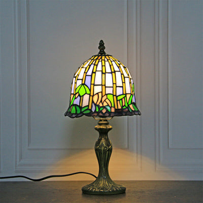 Traditional Tiffany Stained Glass Flower 1-Light Table Lamp For Bedroom