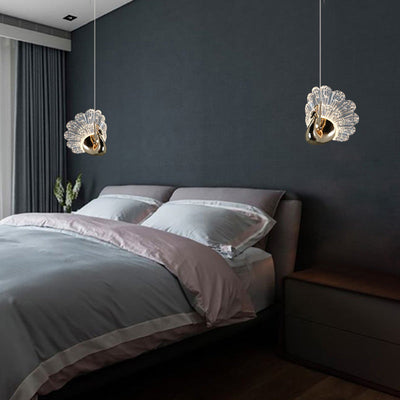 Zeitgenössische kreative Pfau-Form-Hardware-Acryl-LED-Pendelleuchte für Wohnzimmer 