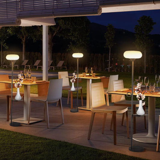 Lámpara de pie para exteriores con tira LED de acero inoxidable de simplicidad moderna solar para patio exterior 