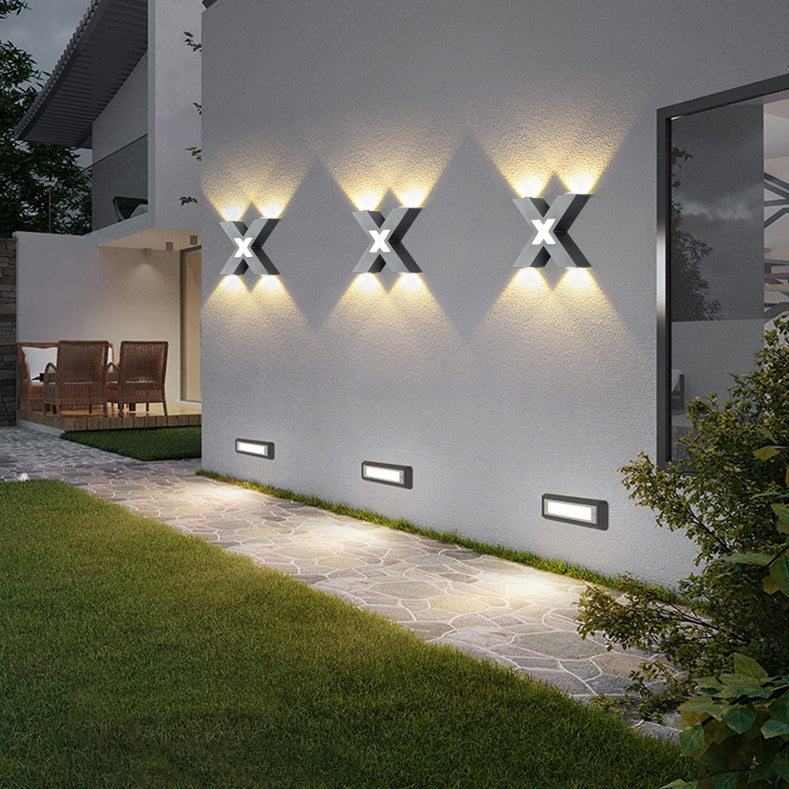 Lampe murale extérieure moderne étanche en forme de X à LED 4 lumières 