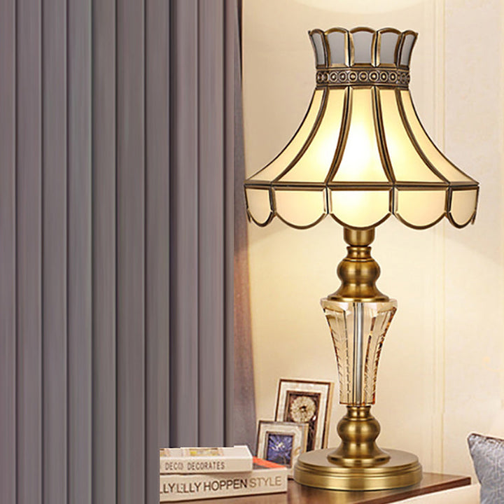 Lámpara de mesa de 1 luz con vidrio de cristal de cobre y paraguas de lujo contemporáneo para dormitorio 