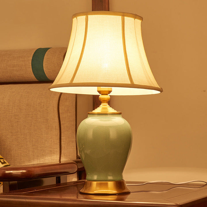Traditionelle chinesische Stoff-Tischlampe mit rundem Lampenschirm und Keramikvase, Basis mit 1 Licht fürs Arbeitszimmer 