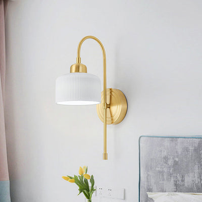Lampe murale contemporaine de luxe en laiton antique avec cylindre en céramique nervurée à 1 lumière pour salon 