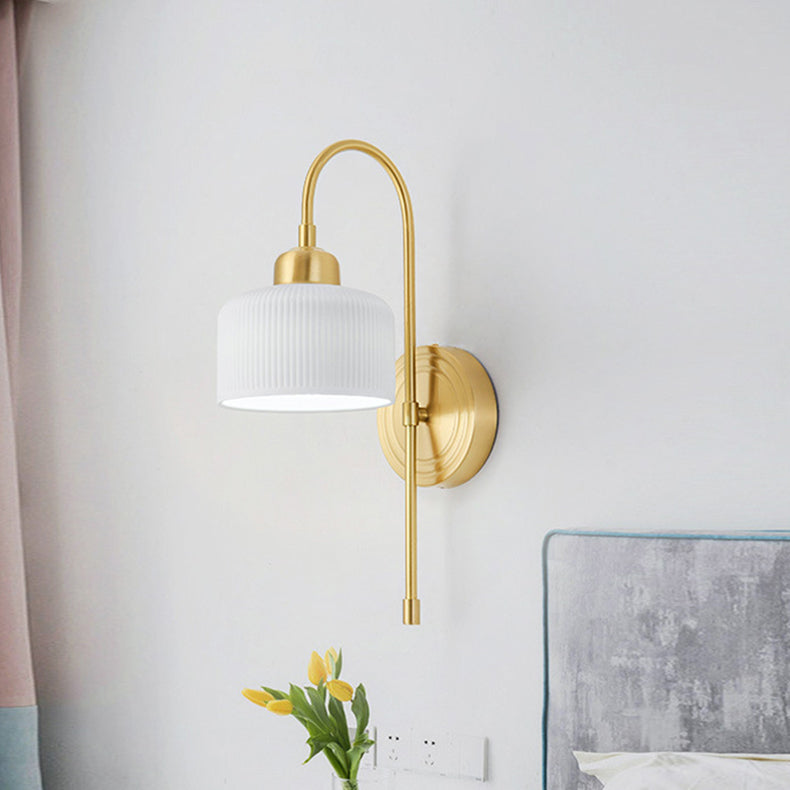 Lampe murale contemporaine de luxe en laiton antique avec cylindre en céramique nervurée à 1 lumière pour salon 