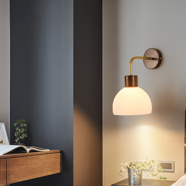 Lampe murale à 1 lumière avec abat-jour en verre en demi-cercle en bois massif japonais traditionnel pour chambre à coucher 