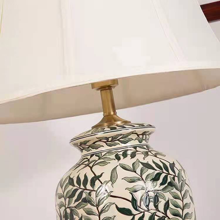 Traditionelle Vintage Vase geformt Stoff Keramik 1-Licht Tischlampe für Schlafzimmer 
