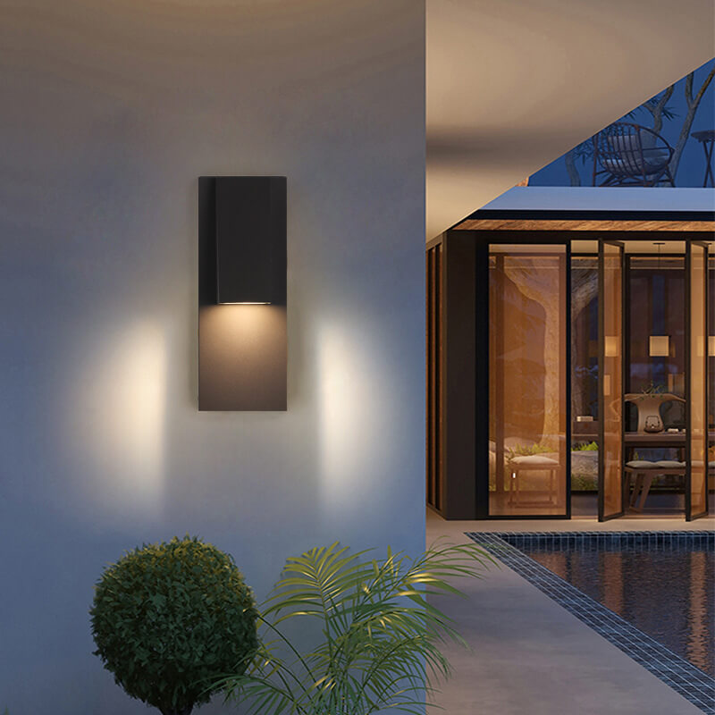 مصباح حائط حديث مربع مسطح هندسي من الألومنيوم LED مقاوم للماء للفناء الخارجي 