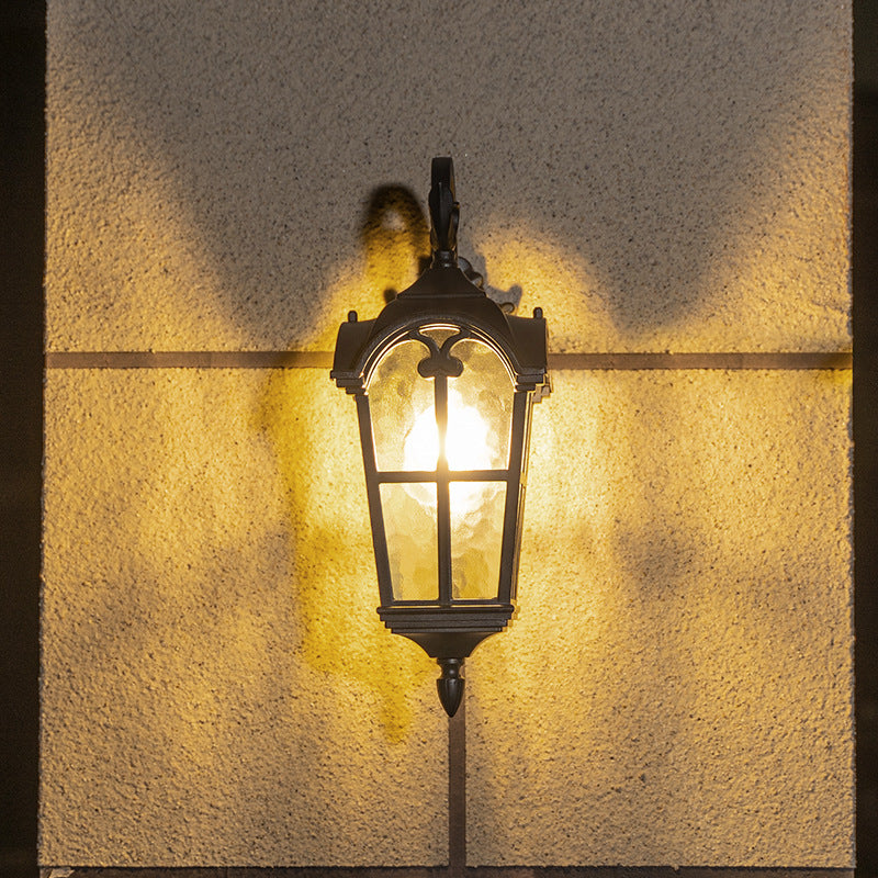 Forme de fenêtre quadrilatérale européenne traditionnelle en aluminium avec verre, applique murale à 1 lumière pour patio extérieur 