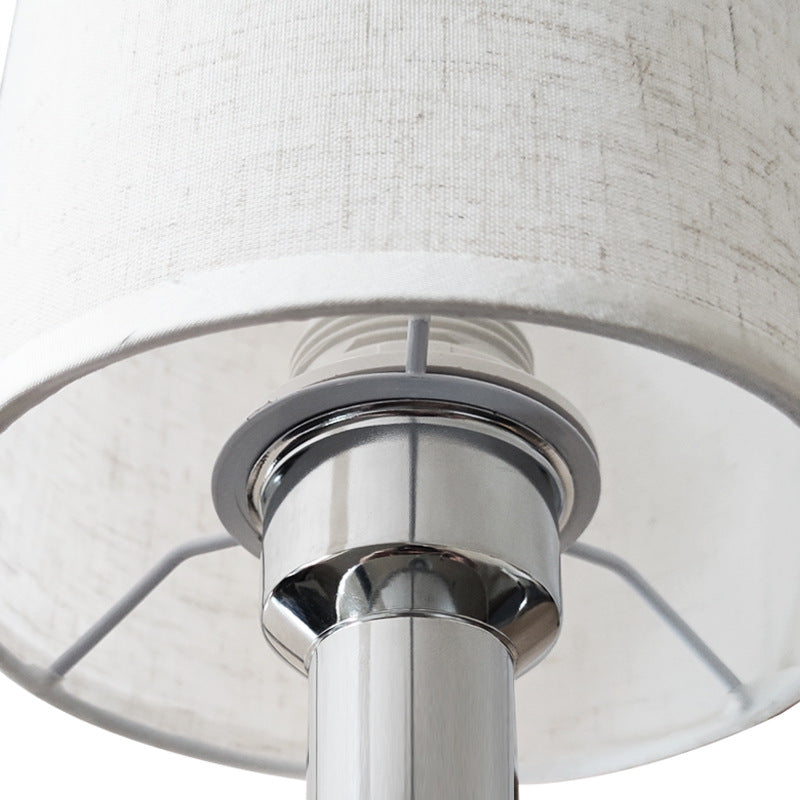 Moderne Art Deco Runde Hardware Stoff 1-Licht Tischlampe für Schlafzimmer 