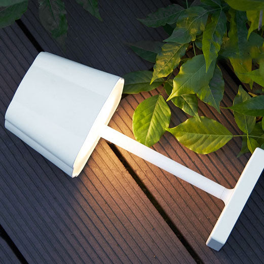 Zeitgenössische nordische Einfachheit Metall Pilz LED Tischlampe für das Schlafzimmer 