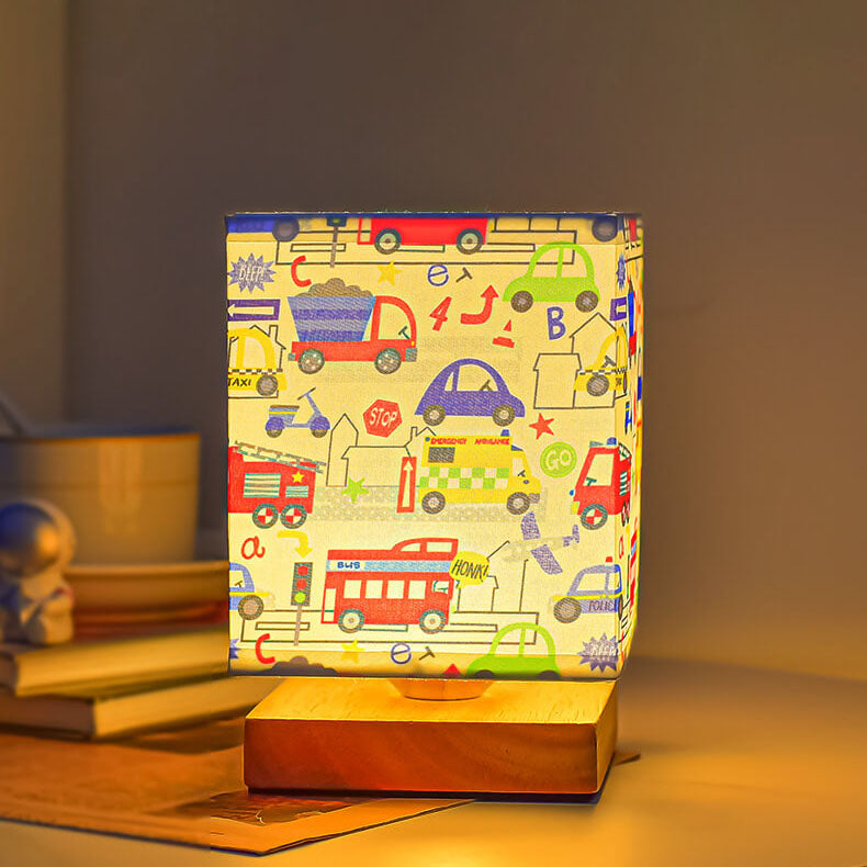 Zeitgenössische kreative Kinder rechteckige Massivholz Stoff LED Tischlampe für Schlafzimmer 