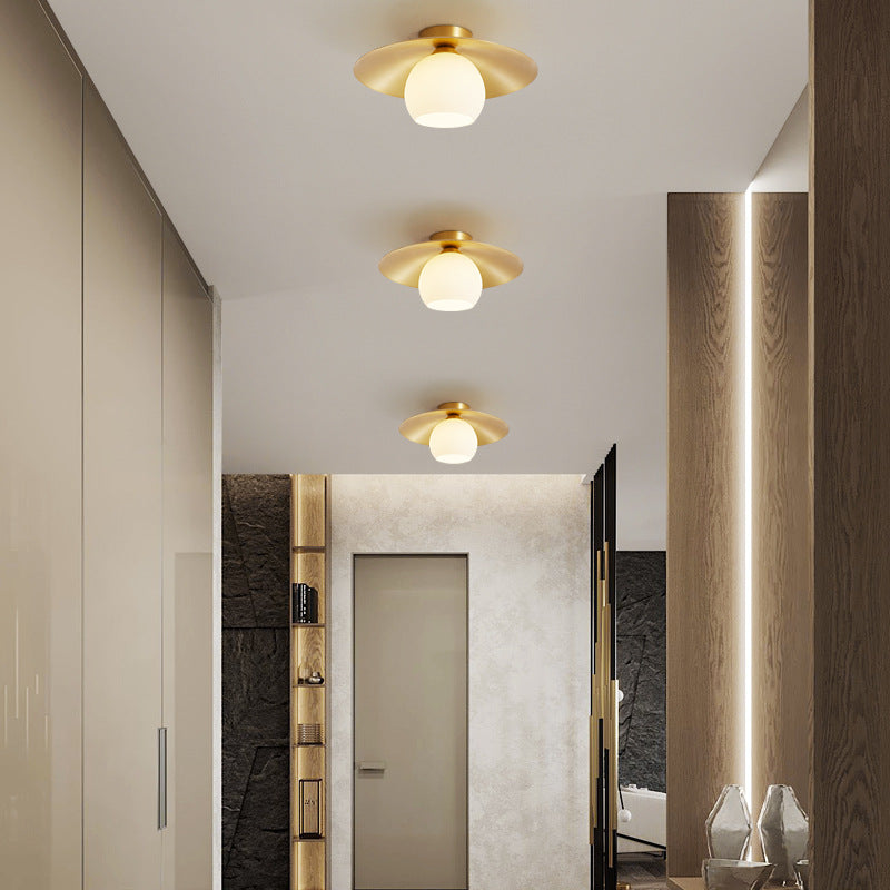 Plafonnier semi-encastré contemporain nordique rond en verre et cuivre avec 1 lumière pour couloir 