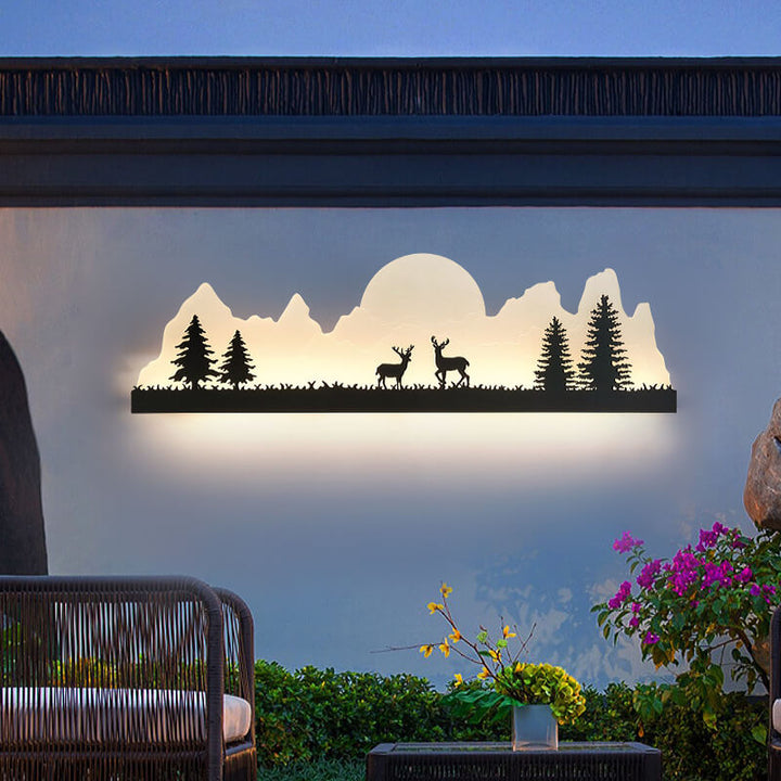 Traditionelle chinesische Eisen-Acryl-Landschaftsmalerei Außen-LED-Wandleuchte für den Garten 