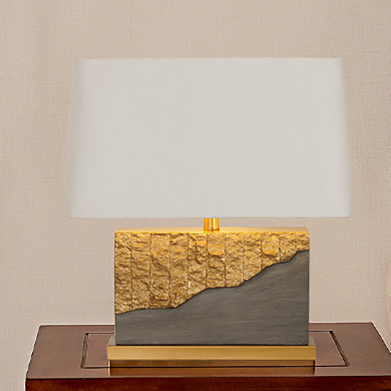 Lampe de table contemporaine rectangulaire trapézoïdale en tissu peint et matériel en ciment à 1 lumière pour chambre 
