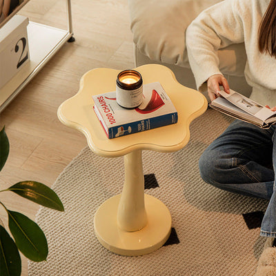 Table d'appoint en bois et fer avec design traditionnel de pétales ronds pour salon 