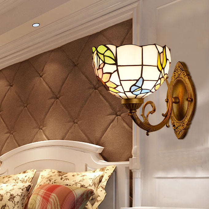 European Vintage Tiffany Glass Metal 1-Light Wall Sconce Lamp