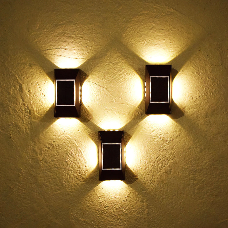 Lampe murale extérieure à LED en plastique ABS rectangulaire avec capteur solaire de modernité et simplicité pour jardin 