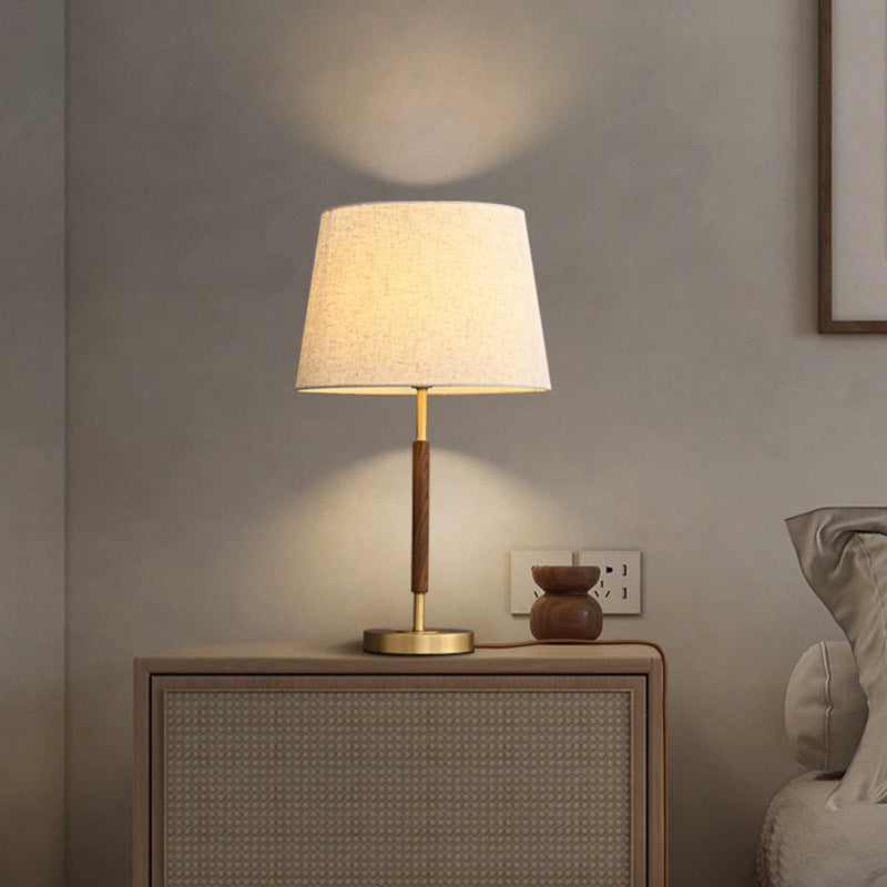 Lampe de table contemporaine rétro en laiton avec abat-jour en tissu cylindrique 1 lumière pour chevet 