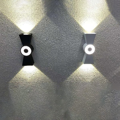 مصباح حائط LED من الألومنيوم على شكل عقدة صينية مقاوم للماء بتصميم بسيط حديث على شكل ساعة رملية للاستخدام في الفناء الخارجي 