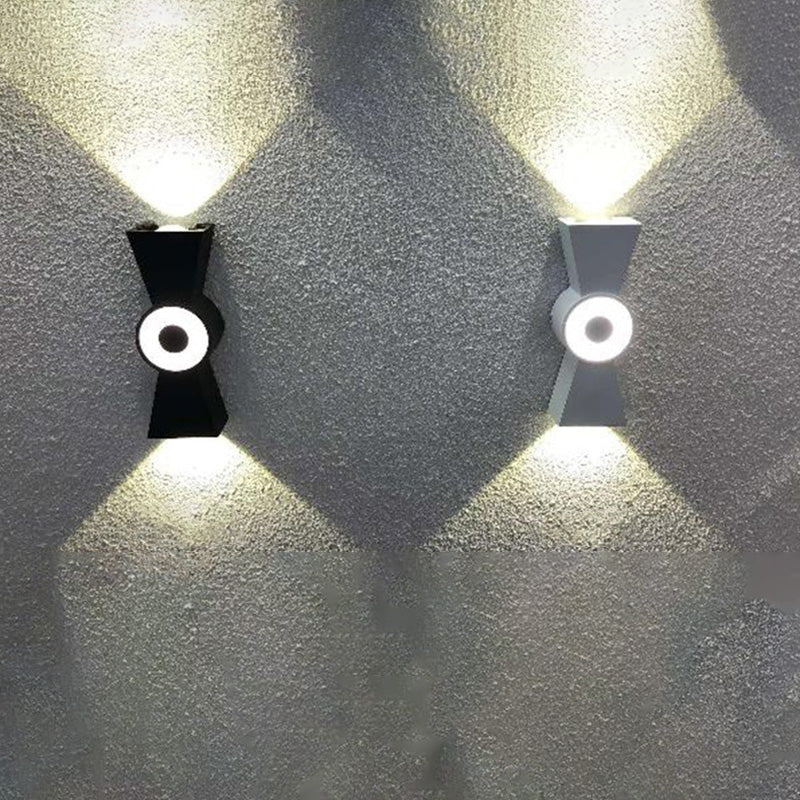 مصباح حائط LED من الألومنيوم على شكل عقدة صينية مقاوم للماء بتصميم بسيط حديث على شكل ساعة رملية للاستخدام في الفناء الخارجي 