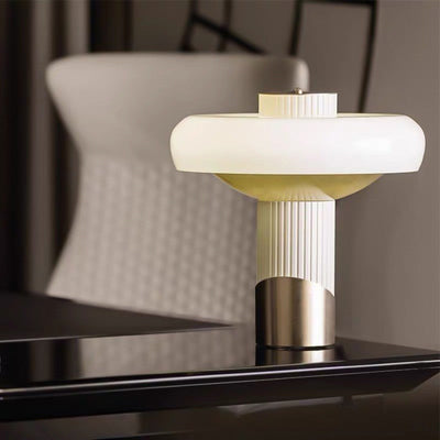 Lampe de table moderne minimaliste cylindrique en métal et verre à 2 lumières pour chambre 