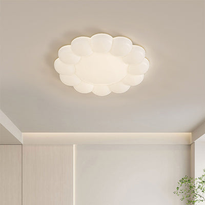 Plafonnier à LED en forme de fleur PE crème nordique contemporaine pour chambre à coucher 