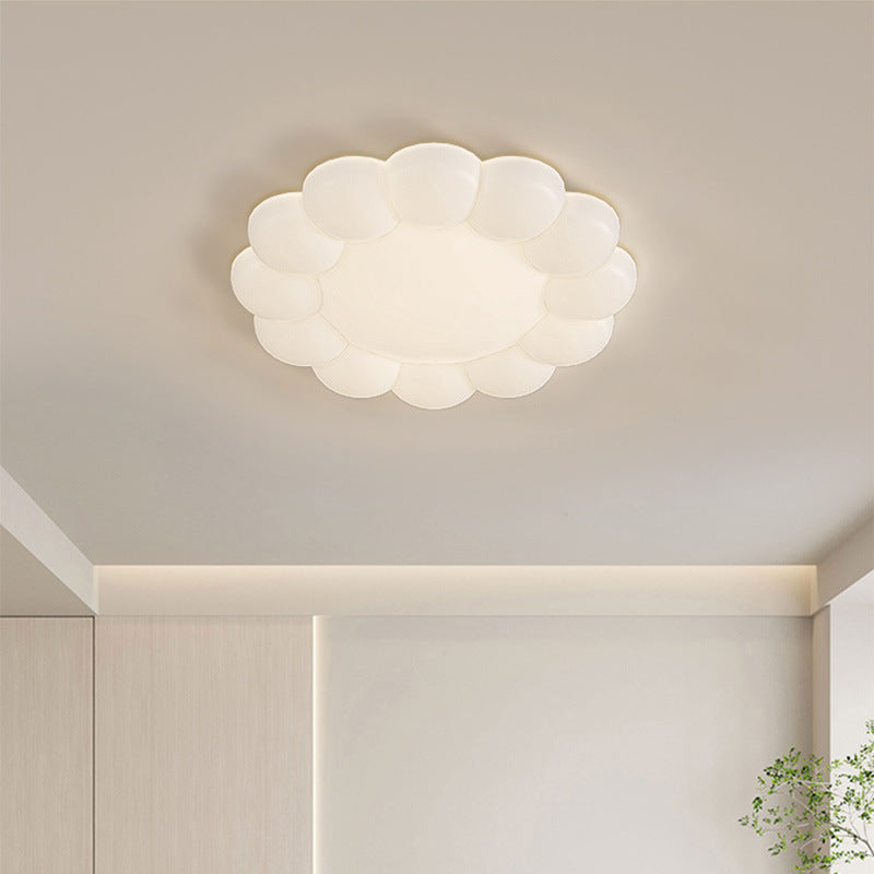 Plafonnier à LED en forme de fleur PE crème nordique contemporaine pour chambre à coucher 