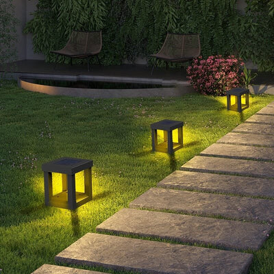 ضوء LED خارجي مربع من البلاستيك ABS للطاقة الشمسية بتصميم بسيط وحديث للحديقة 