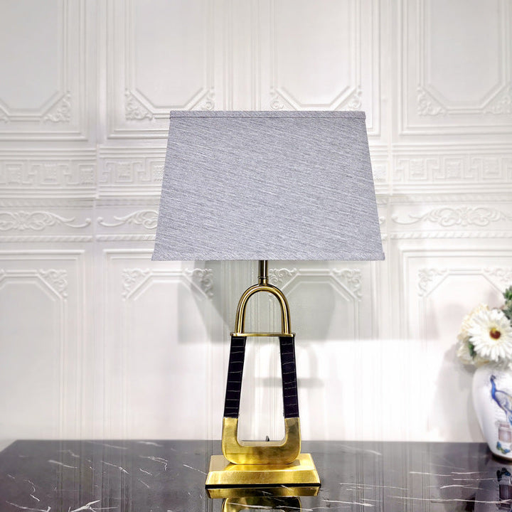 Lámpara de mesa moderna minimalista rectangular de metal y cuero con 1 luz para dormitorio 