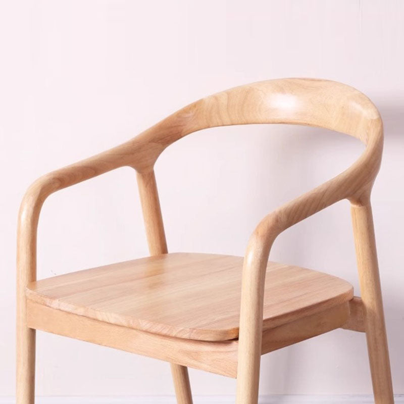 Moderner minimalistischer Esszimmerstuhl mit gebogenem Rahmen aus Kautschukholz, Baumwoll-Leinen-Bezug, Rückenlehne und Armlehnen für das Esszimmer 