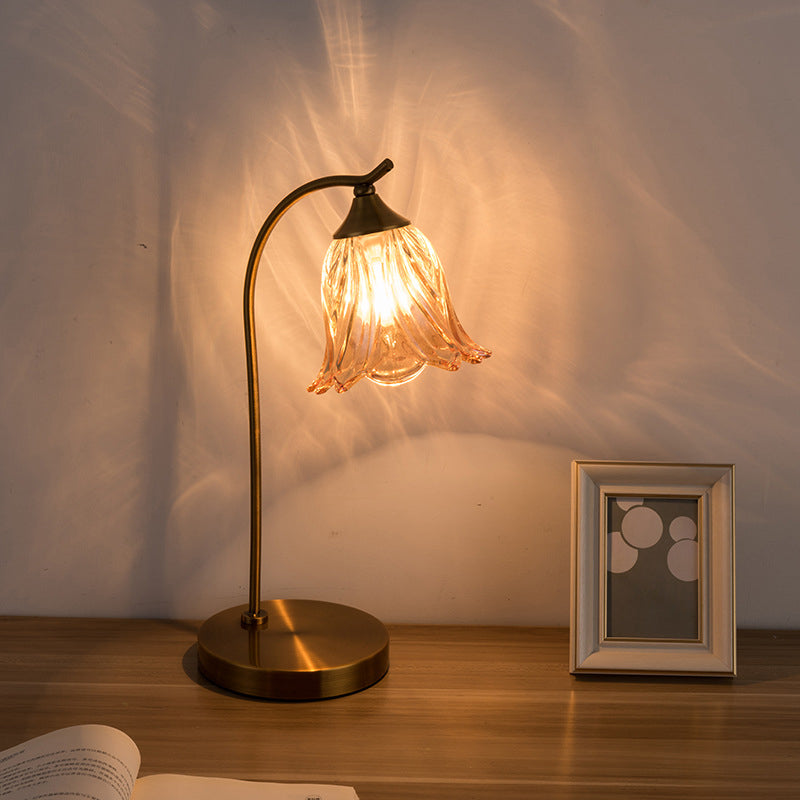 Lampe de table moderne Art Déco ronde en forme de fleur en métal et verre à 1 lumière pour chambre à coucher 