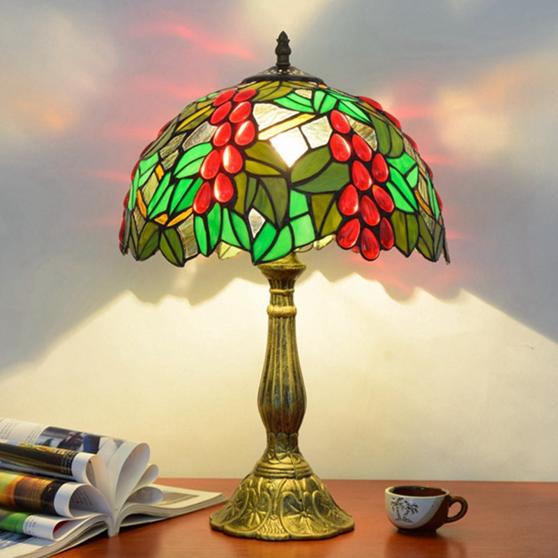 Traditionelle Tiffany Dome Flower Aluminium Glas 1-Licht Tischlampe für Schlafzimmer 