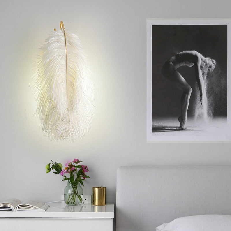 Zeitgenössische kreative Straußenfeder Design 1-Licht Wandleuchte Lampe für Wohnzimmer 