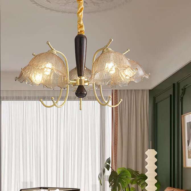 Traditioneller französischer cremefarbener Blumen-Kronleuchter aus massivem Holz und Glas mit 3/5 Lichtern für das Wohnzimmer 
