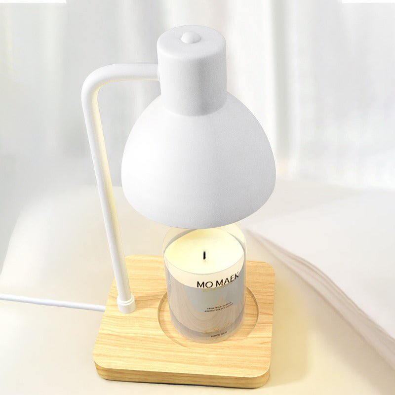 Lampe de table à une lumière avec abat-jour en dôme scandinave contemporain et base carrée en bois, effet cire fondue, pour chambre 